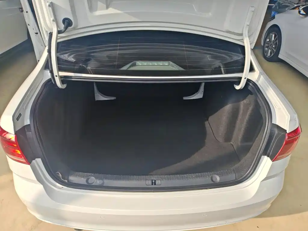 Volkswagen Lavida — миниатюра 19