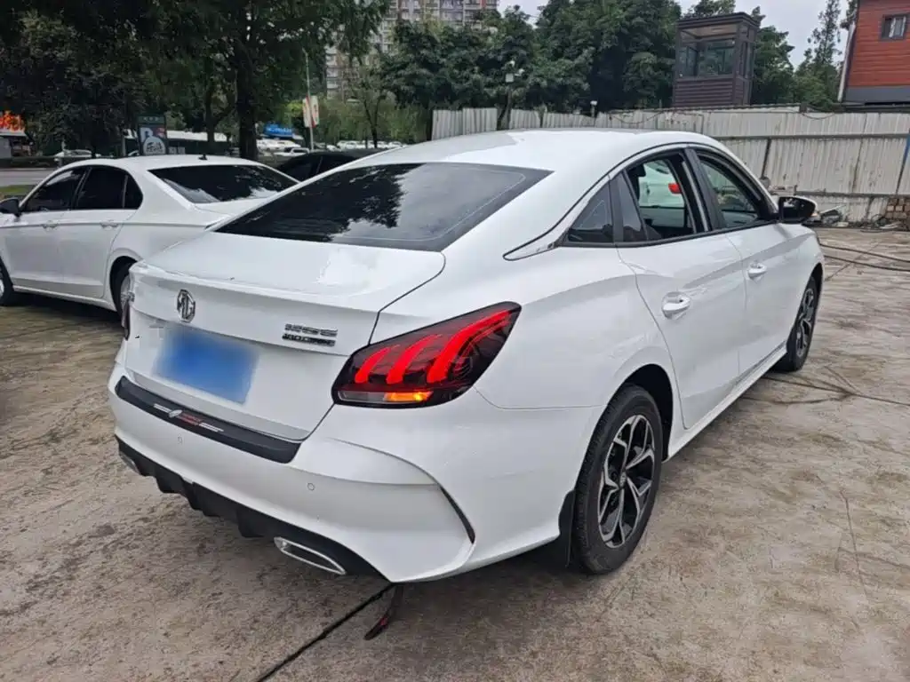 MG 5 2023 180DVVT CVT Luxury