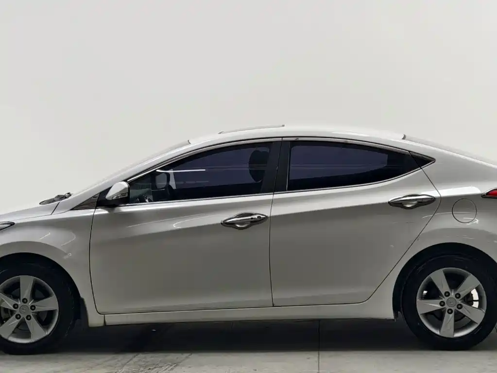 Hyundai Elantra Langdong — миниатюра 7