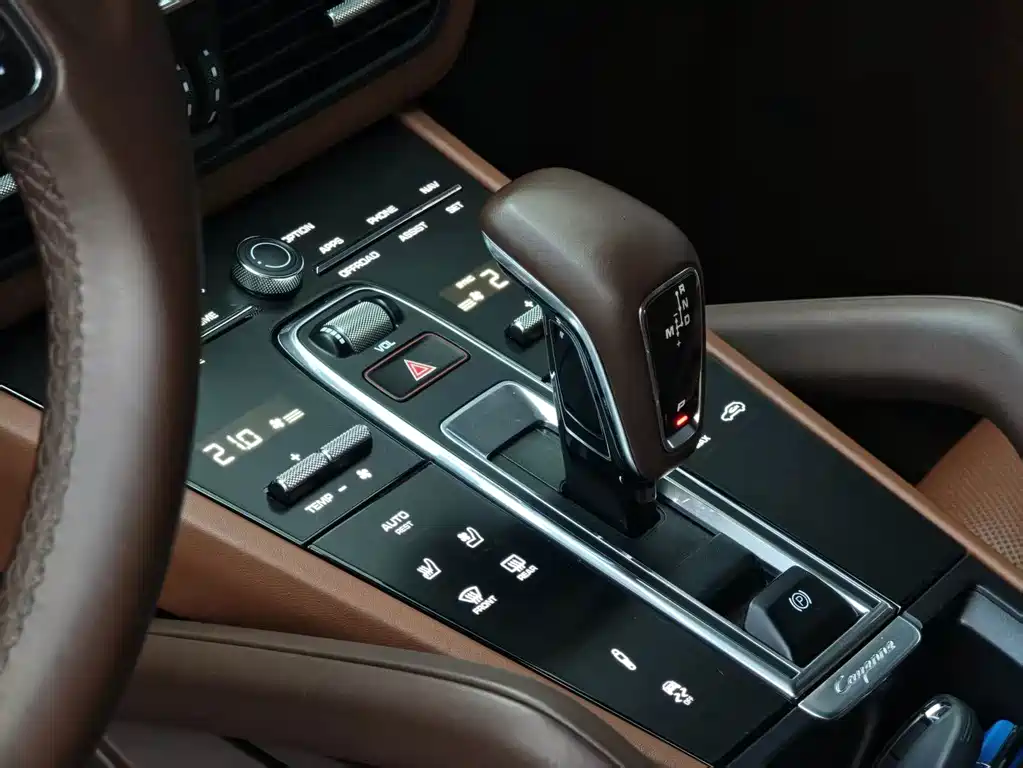Porsche Cayenne — миниатюра 5