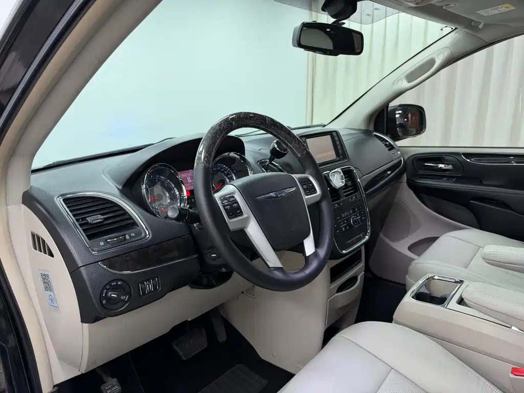Chrysler Grand Voyager (Import) — миниатюра 6