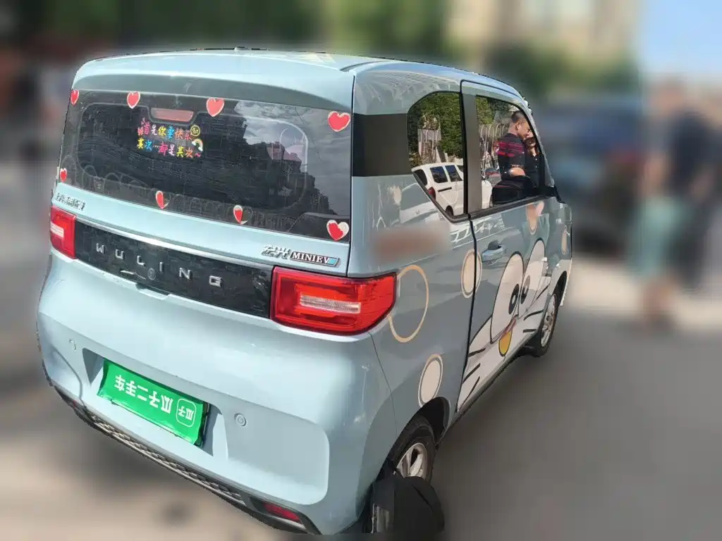 Wuling MINIEV — миниатюра 4