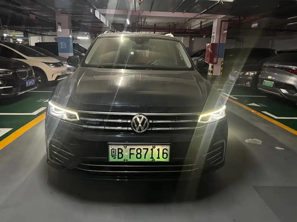 Volkswagen Tiguan L PHEV — миниатюра 2