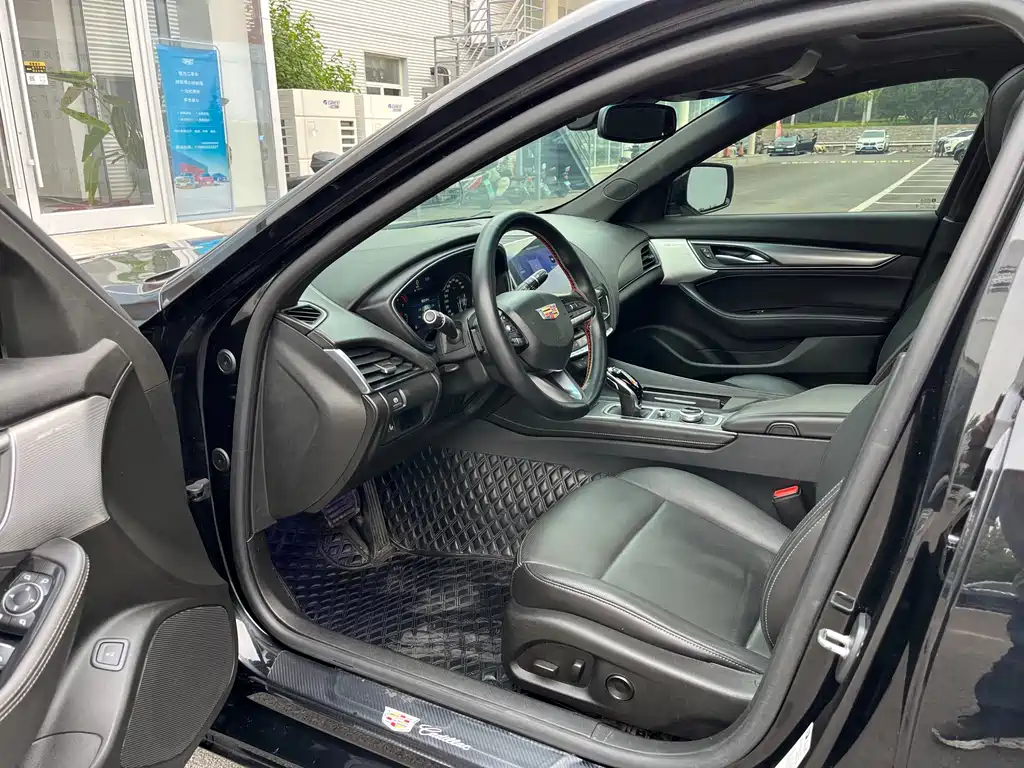 Cadillac CT5 — миниатюра 4