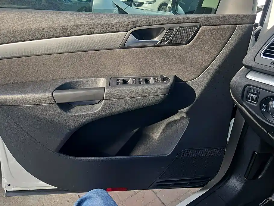 Volkswagen Sharan — миниатюра 7