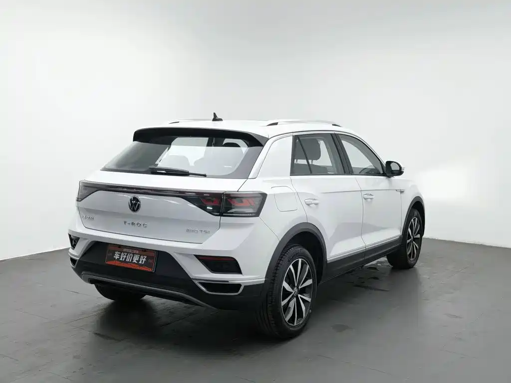 Volkswagen T-Roc — миниатюра 2