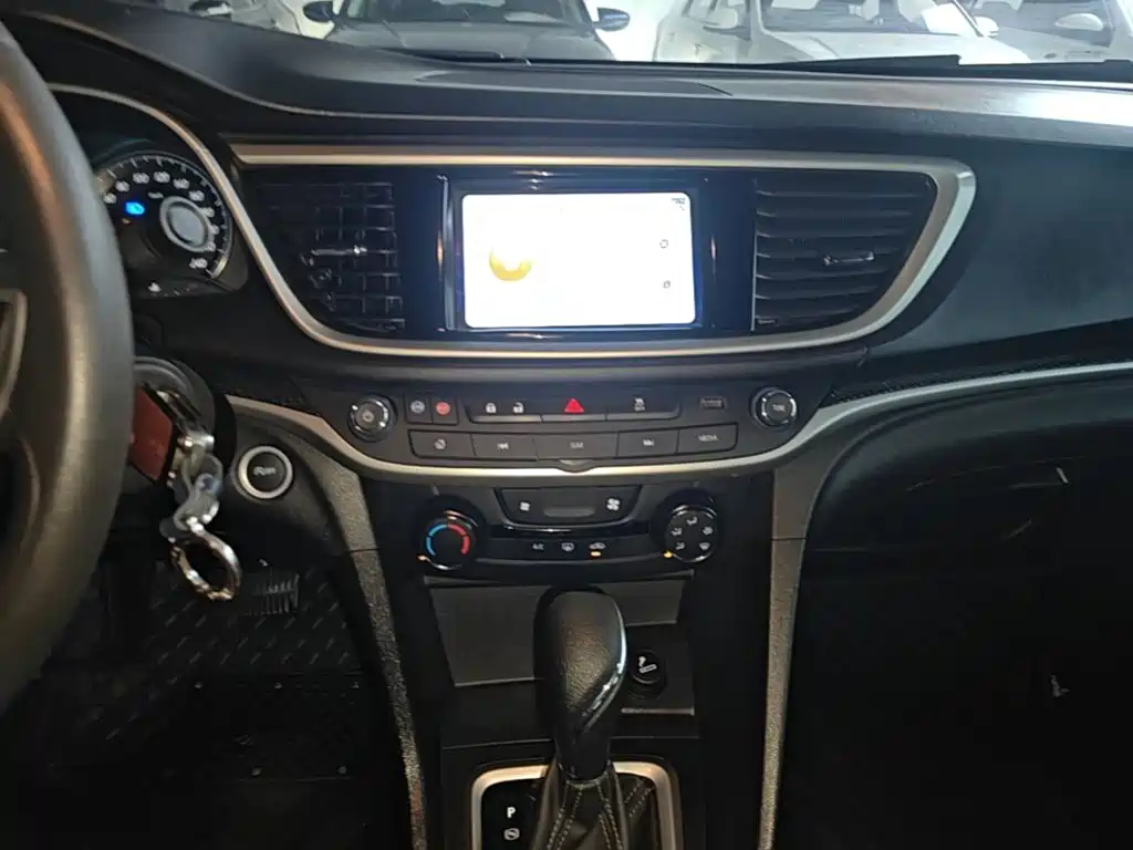 Buick Excelle — миниатюра 13