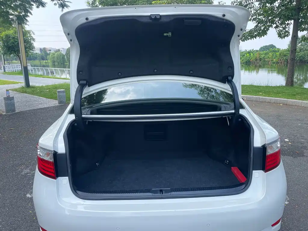 Lexus ES — миниатюра 24