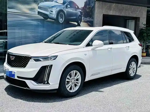 Cadillac XT 6 2022 2.0 T 4 WD — фото 1