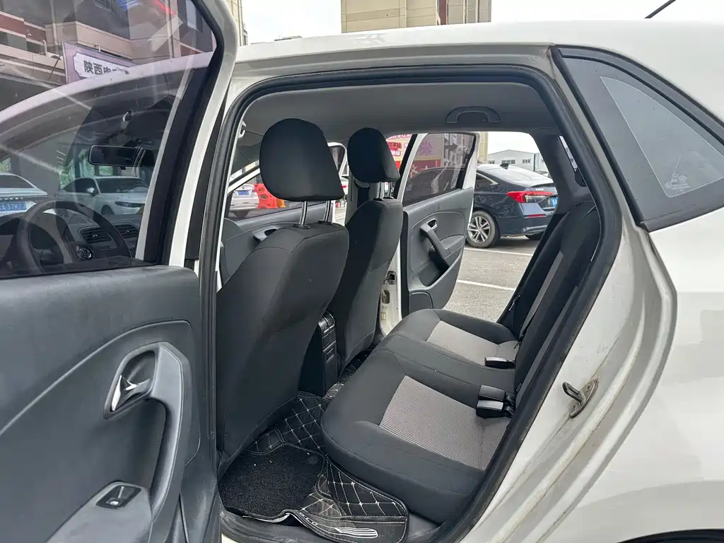 Volkswagen Polo — миниатюра 5