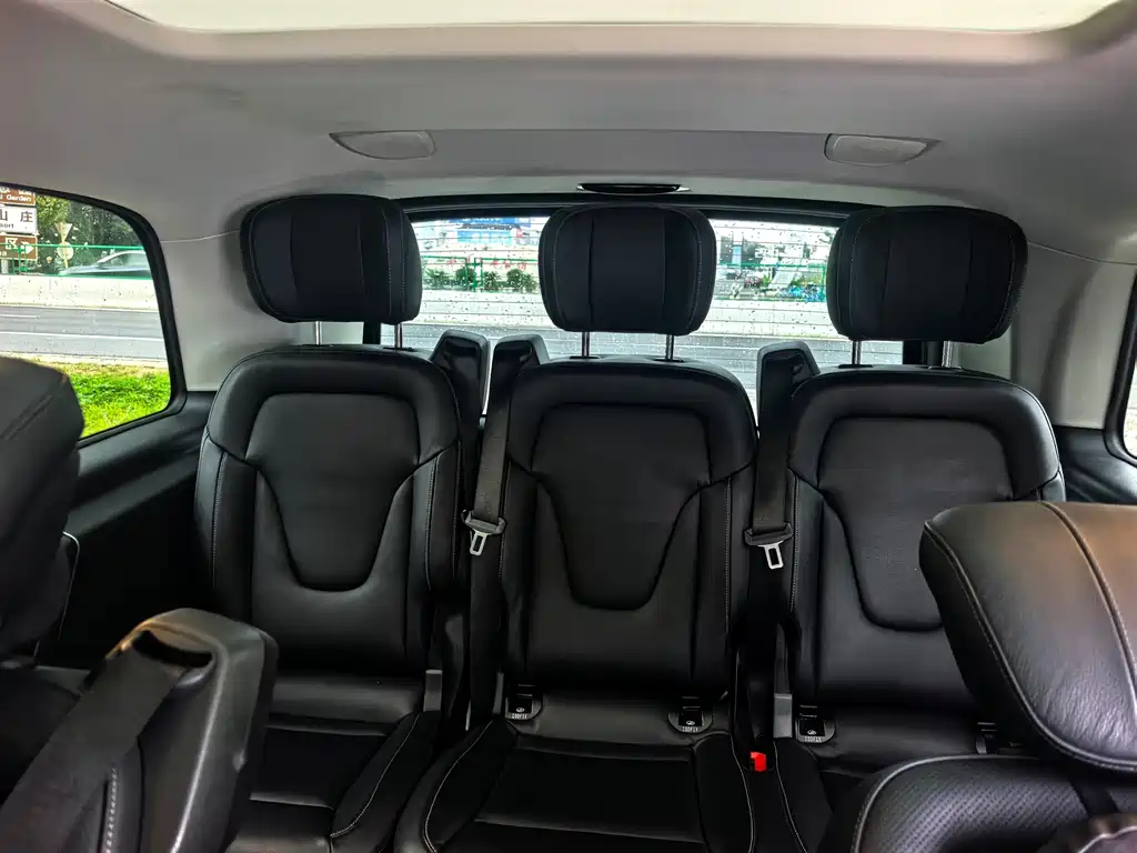 Mercedes-Benz V-Class — миниатюра 10