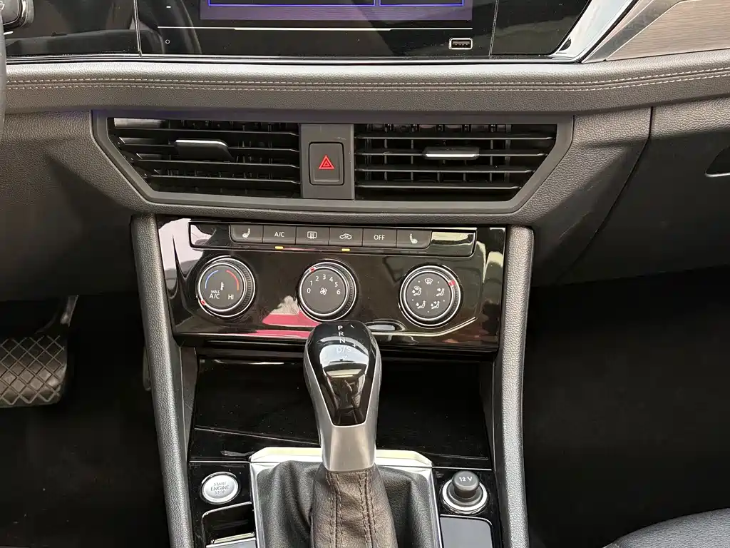 Volkswagen Sagitar — миниатюра 9