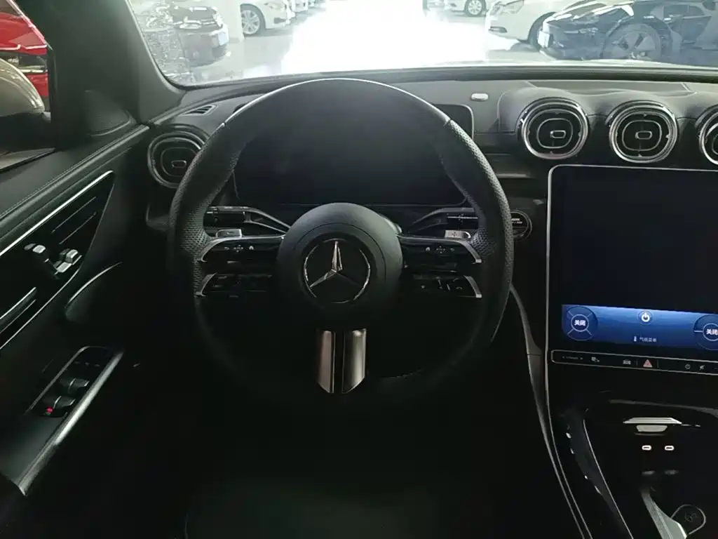 Mercedes-Benz C-Class — миниатюра 11