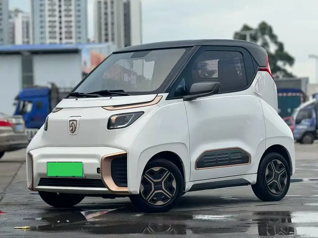 Baojun E200