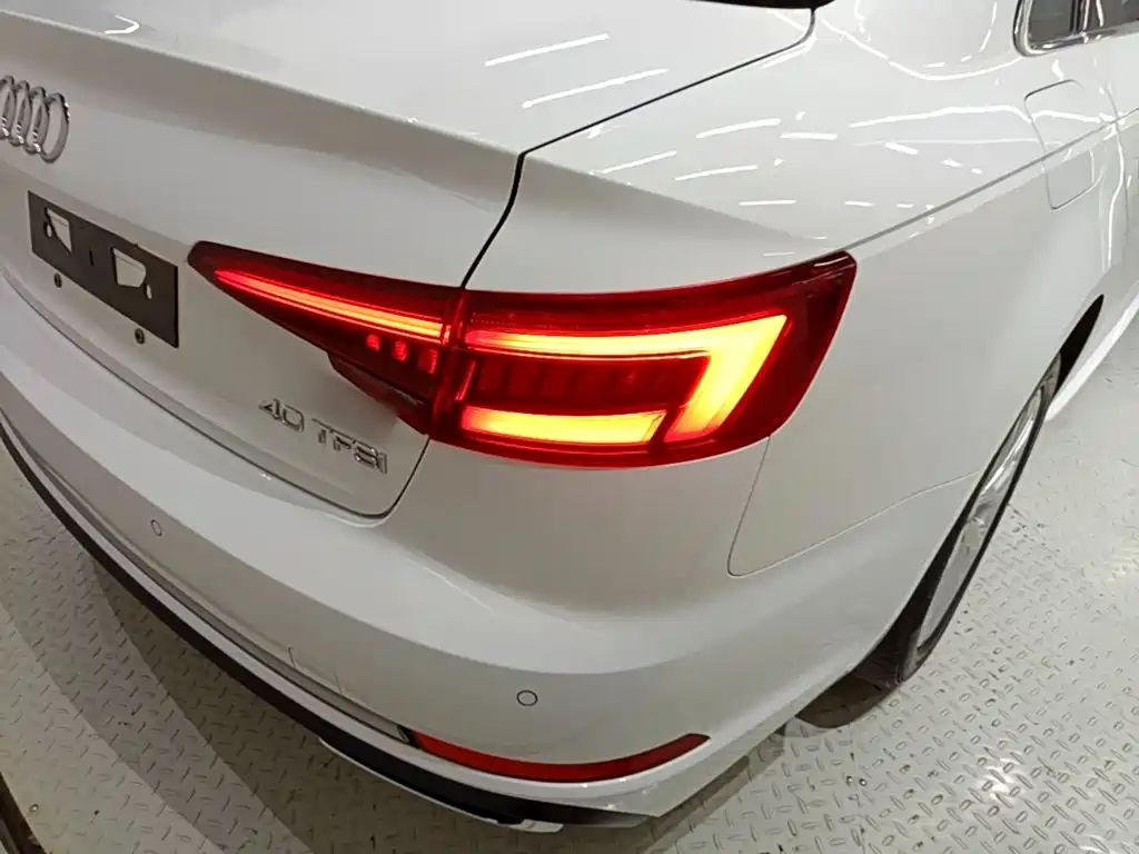 Audi A4L — миниатюра 8