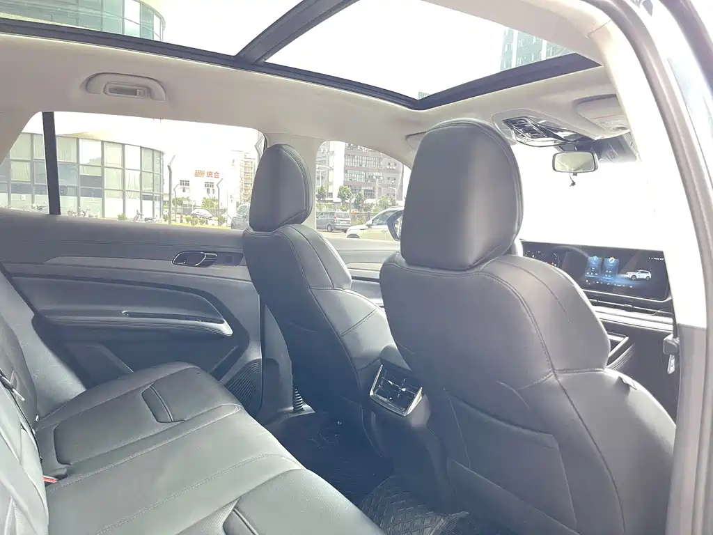 Ford Equator Sport — миниатюра 8