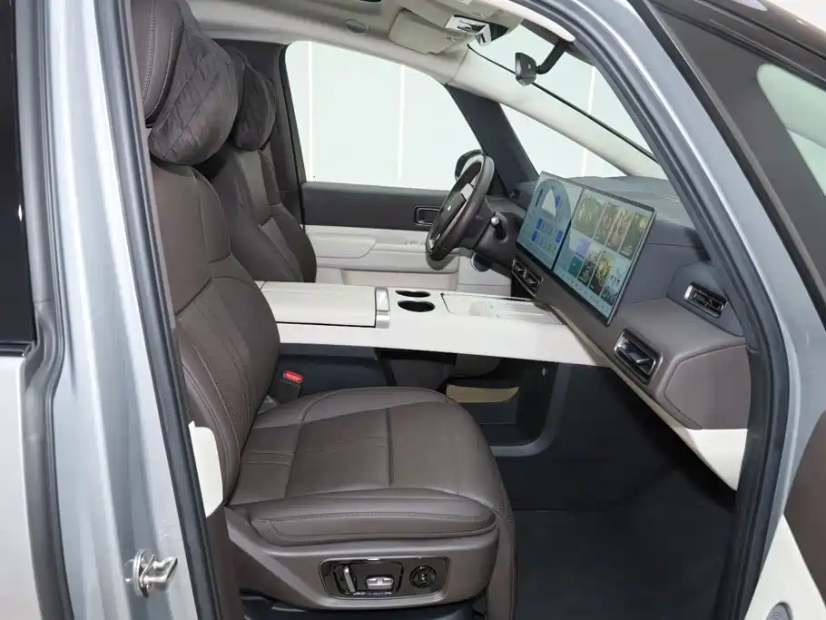 Li Auto Li MEGA — миниатюра 15