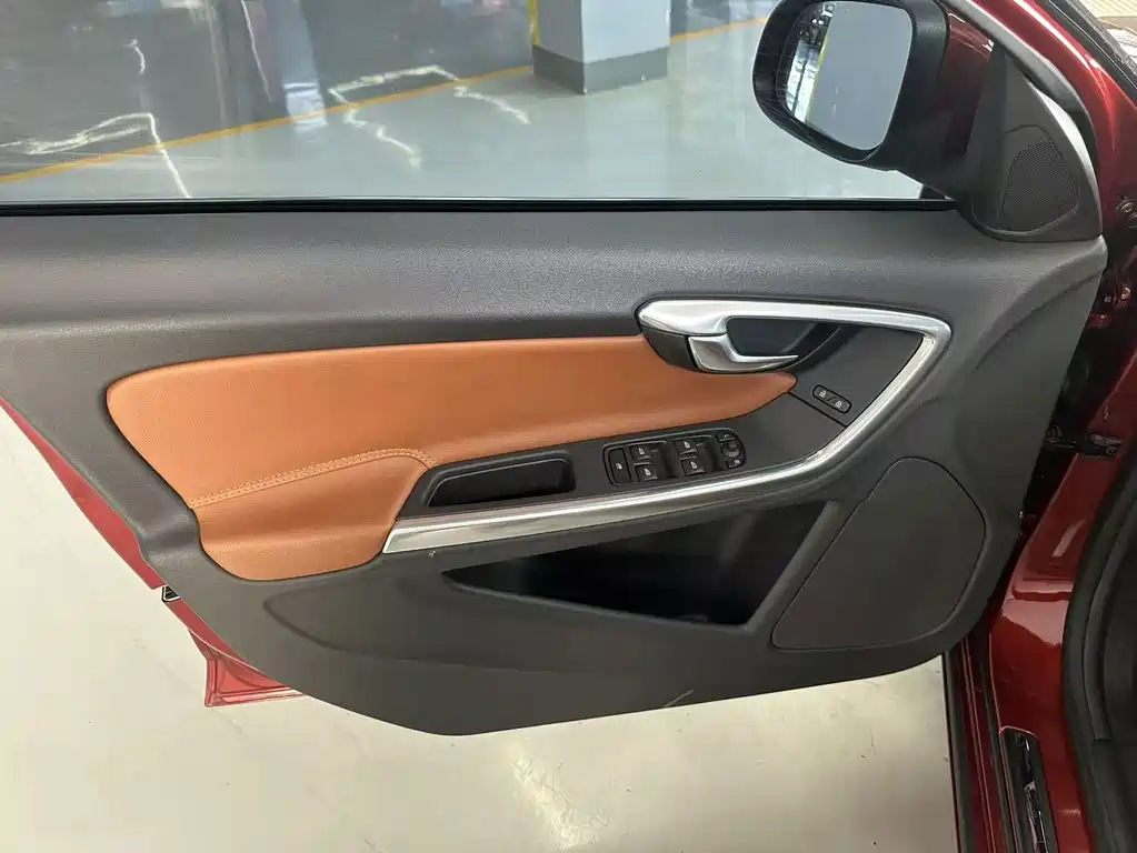 Volvo S60 — миниатюра 11