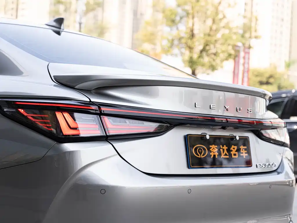 Lexus ES 2025 300h Premium