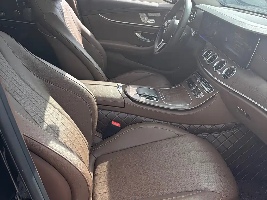 Mercedes-Benz E-Class — миниатюра 10