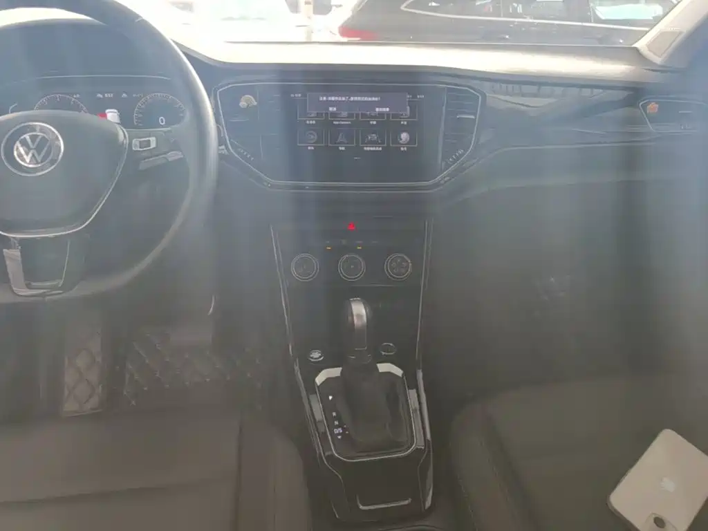 Volkswagen T-Roc — миниатюра 13