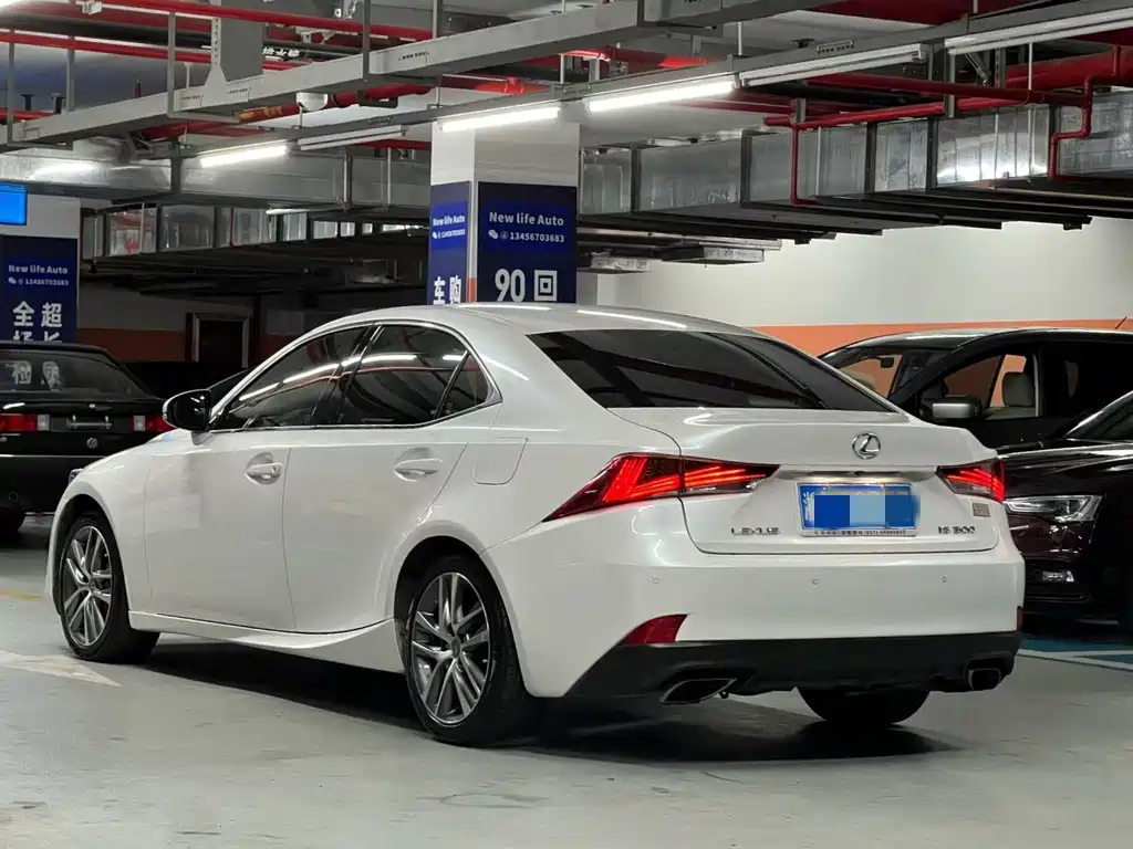 Lexus IS — миниатюра 3