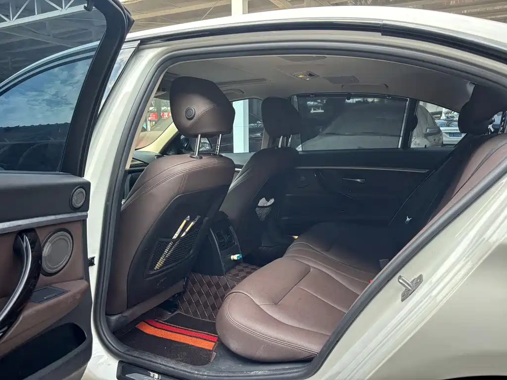 BMW 3 Series — миниатюра 6