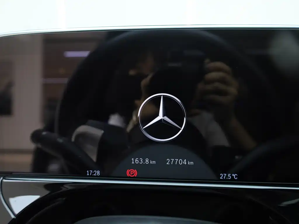 Mercedes-Benz E-Class — миниатюра 21