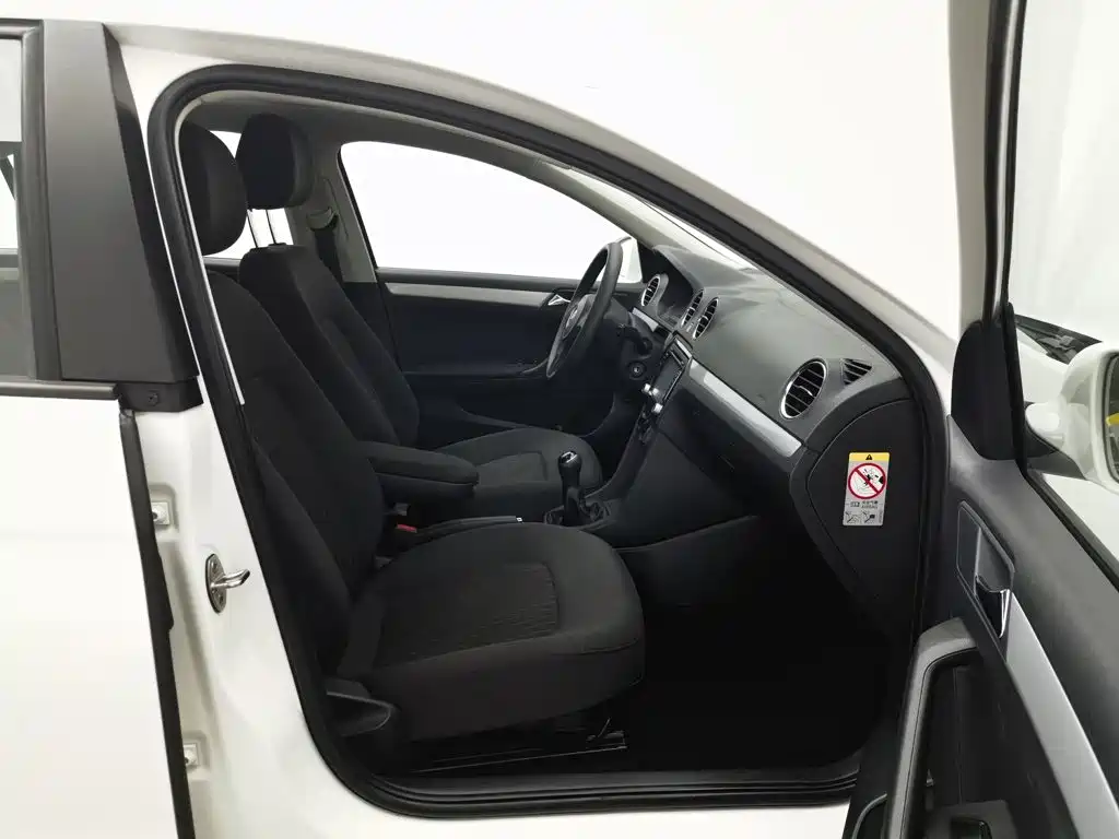Volkswagen Jetta — миниатюра 23
