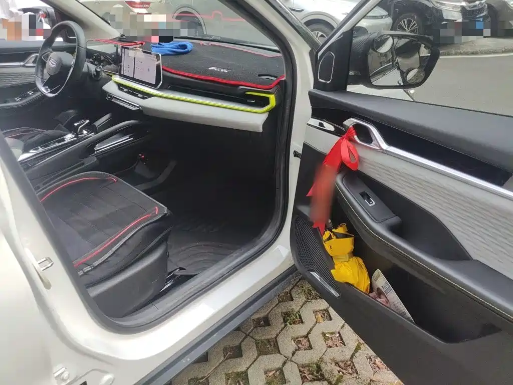 Geely Binyue — миниатюра 18