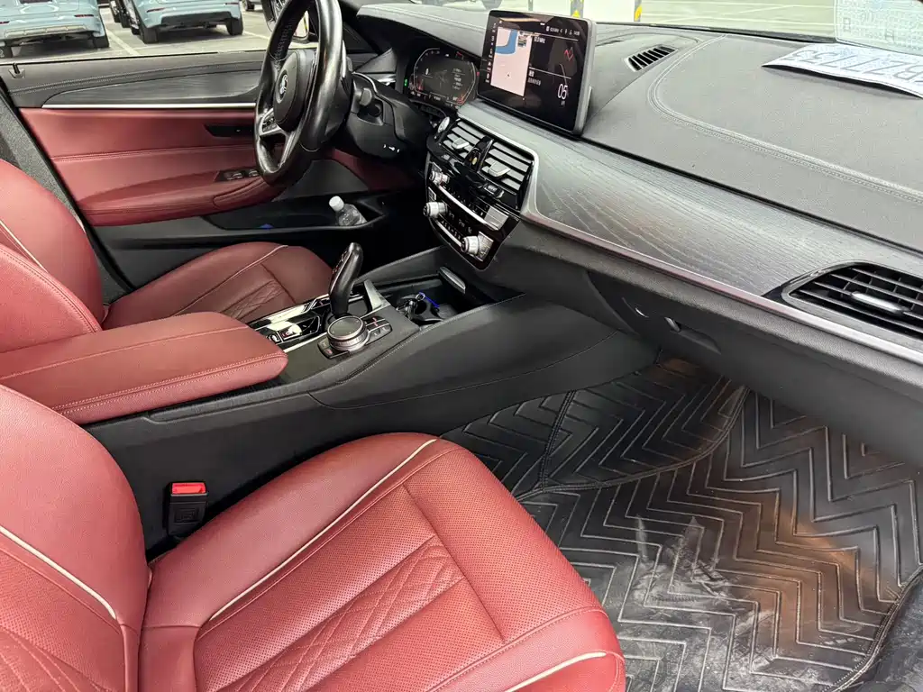 BMW 5 Series — миниатюра 11