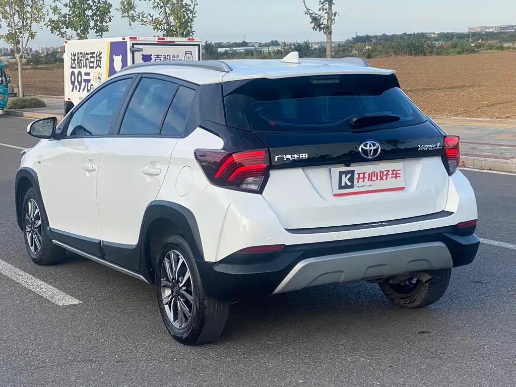 Toyota Yaris L — миниатюра 10
