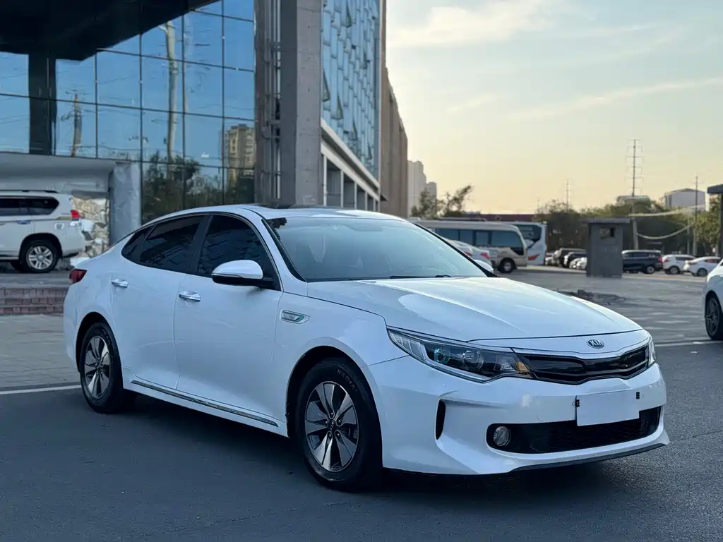 Kia K5 — миниатюра 3