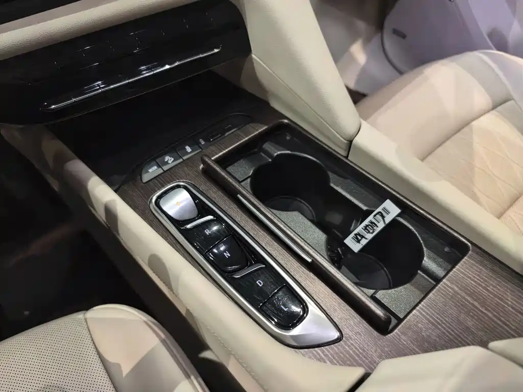 Buick Enclave — миниатюра 9