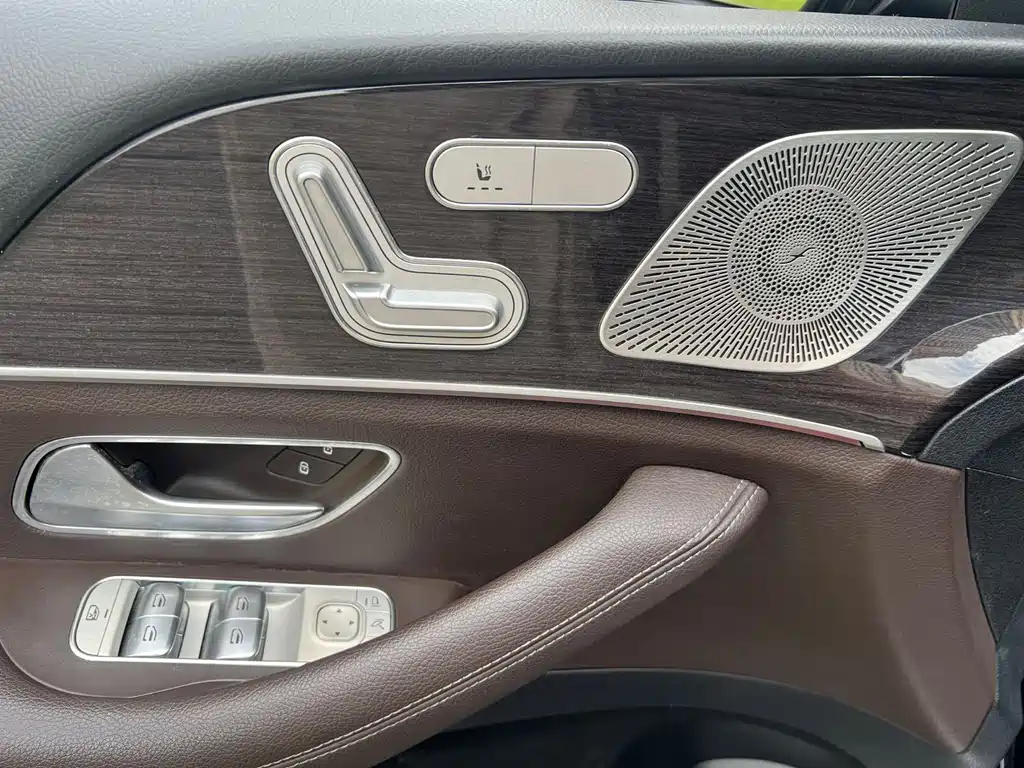 Mercedes-Benz GLE (Import) — миниатюра 16