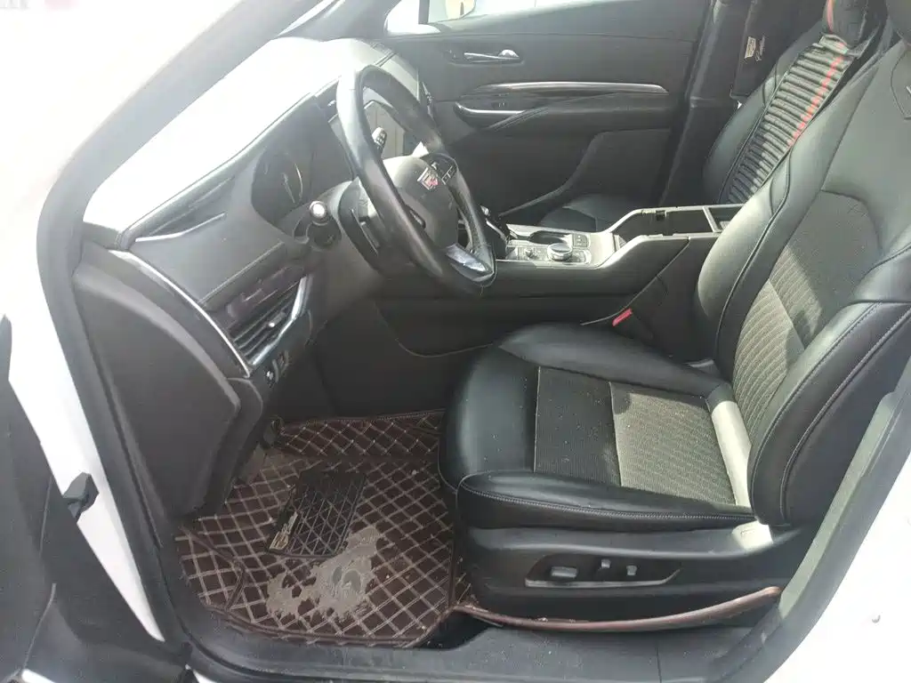 Cadillac XT4 — миниатюра 11