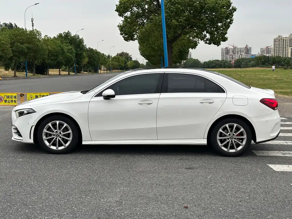 Mercedes-Benz A-Class — миниатюра 7