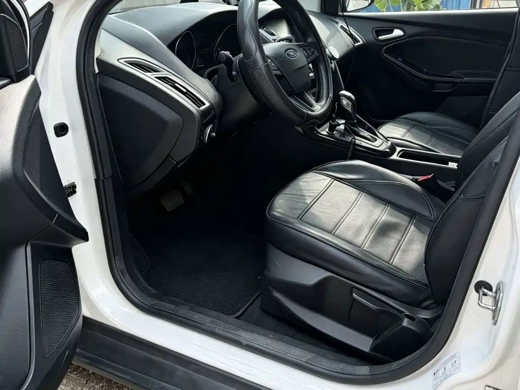Ford Focus — миниатюра 8