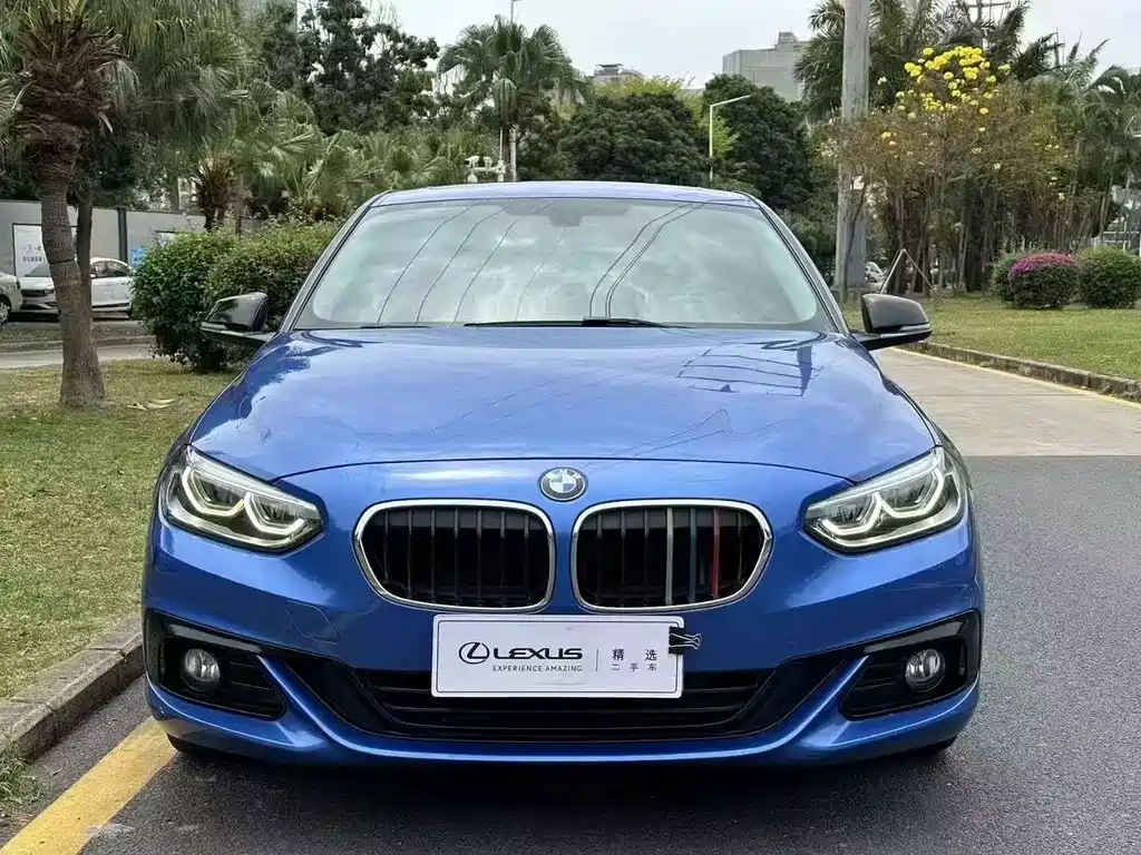 BMW 1 SERIES