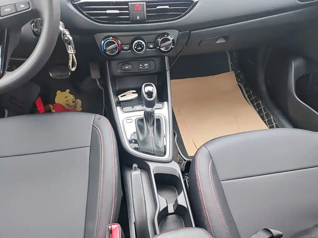 Hyundai Elantra — миниатюра 14