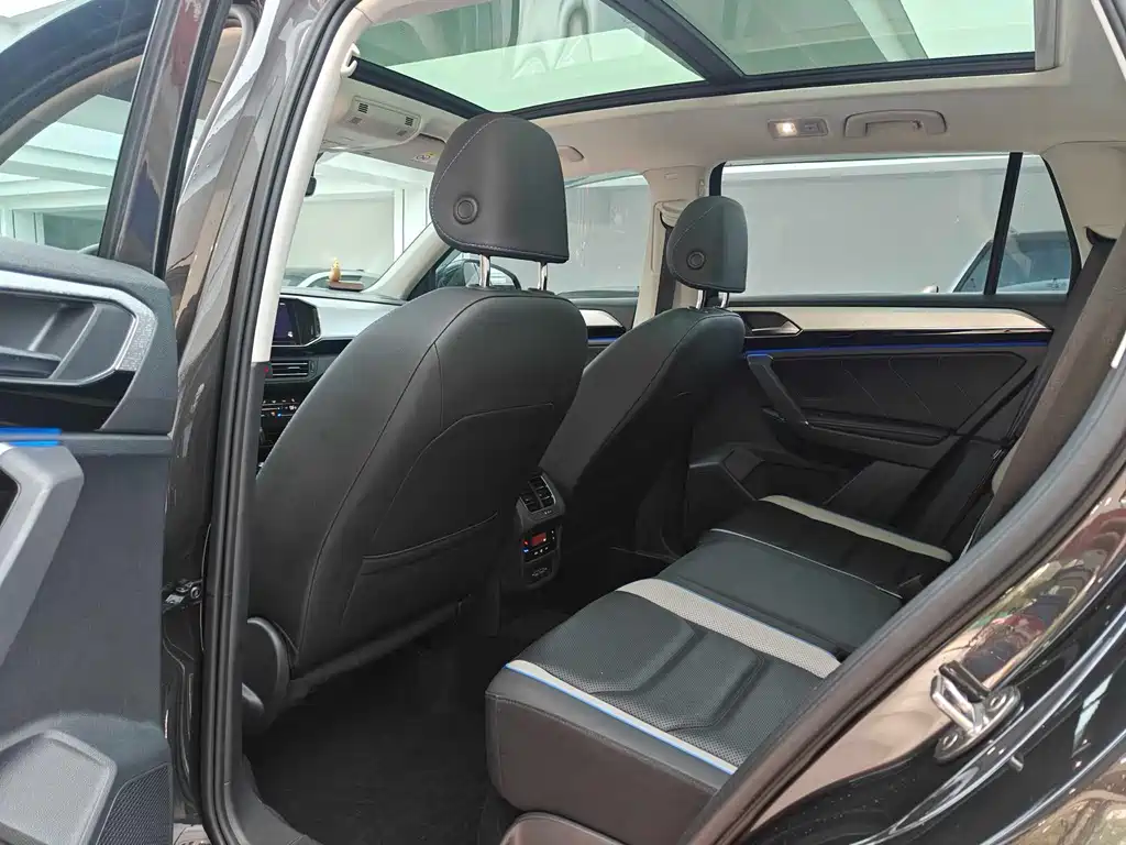 Volkswagen Tayron GTE — миниатюра 9