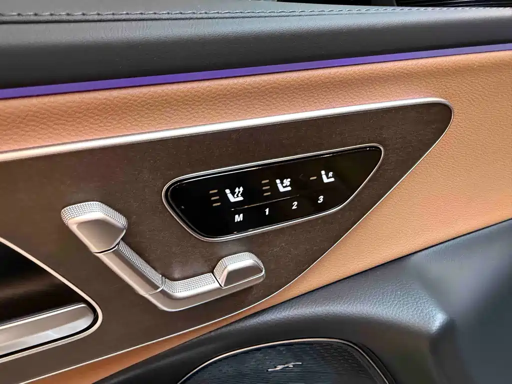 Mercedes-Benz E-Class — миниатюра 15