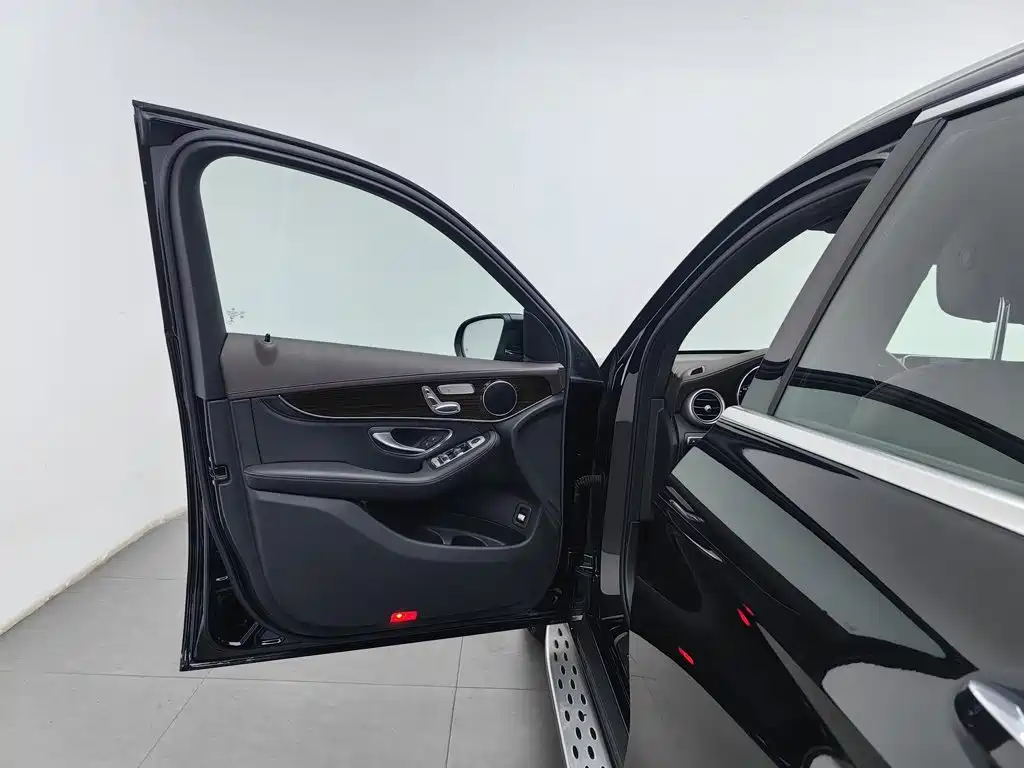 Mercedes-Benz GLC — миниатюра 8