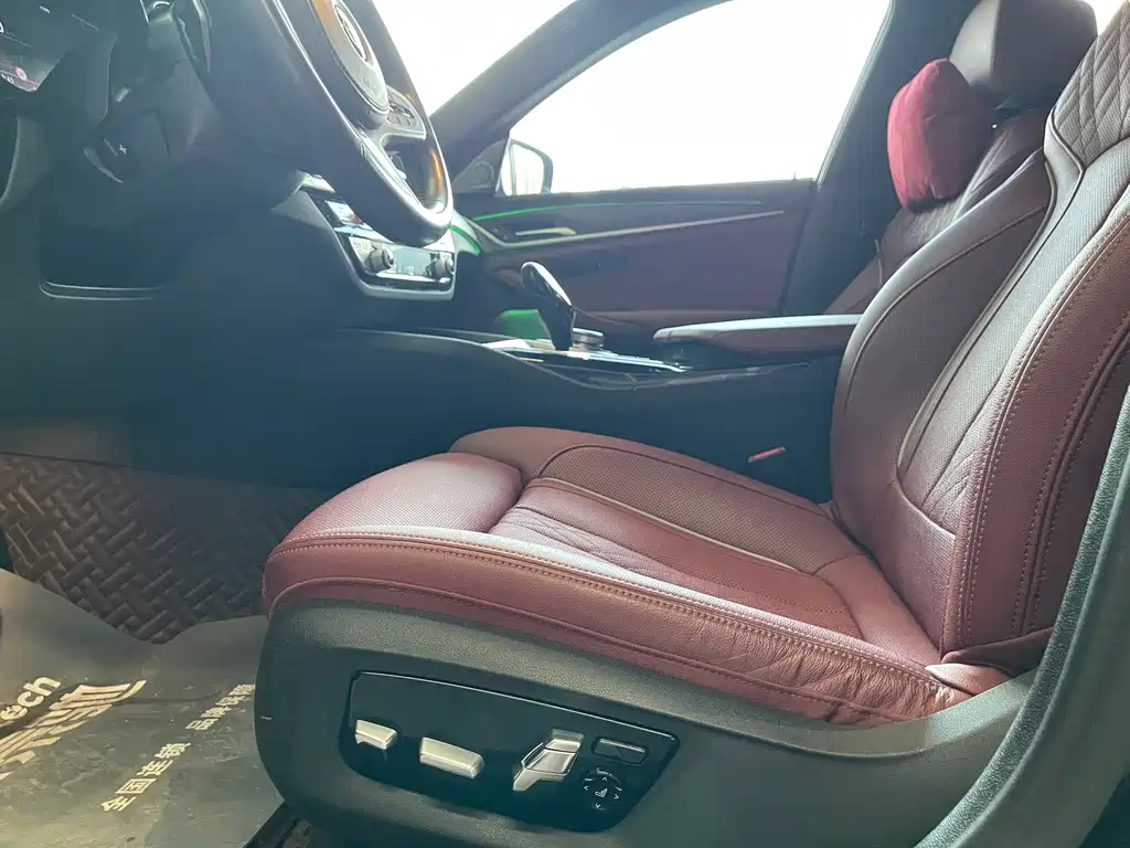 BMW 5 Series — миниатюра 27