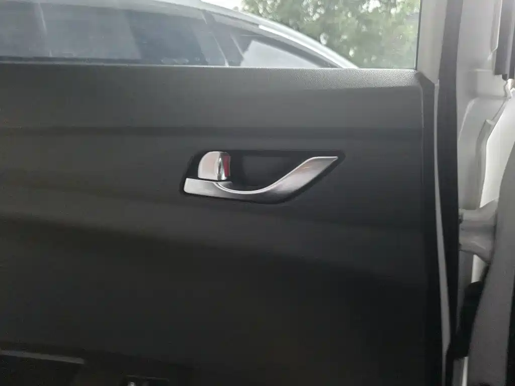 Changan Eado New Energy — миниатюра 8