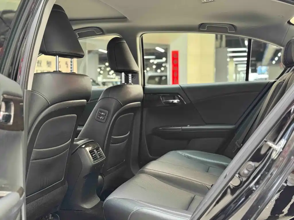 Honda Accord — миниатюра 5