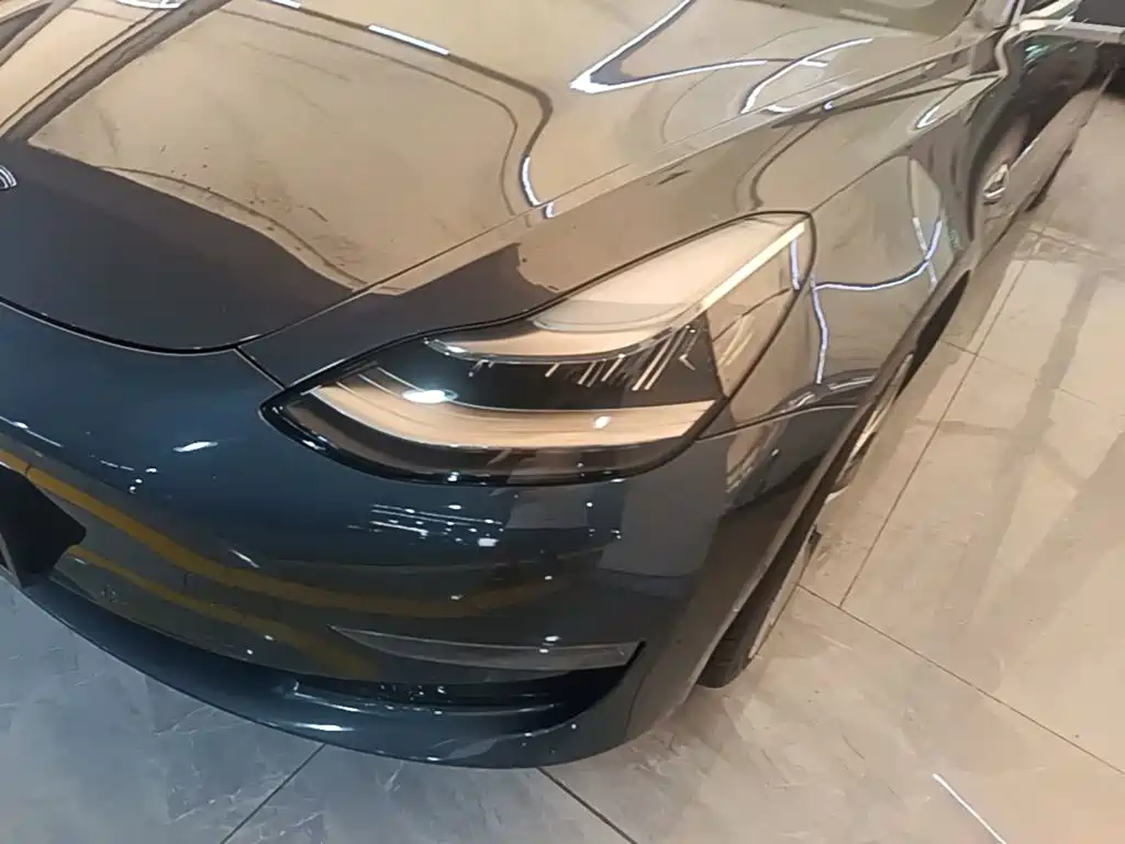 Tesla Model 3 — миниатюра 24
