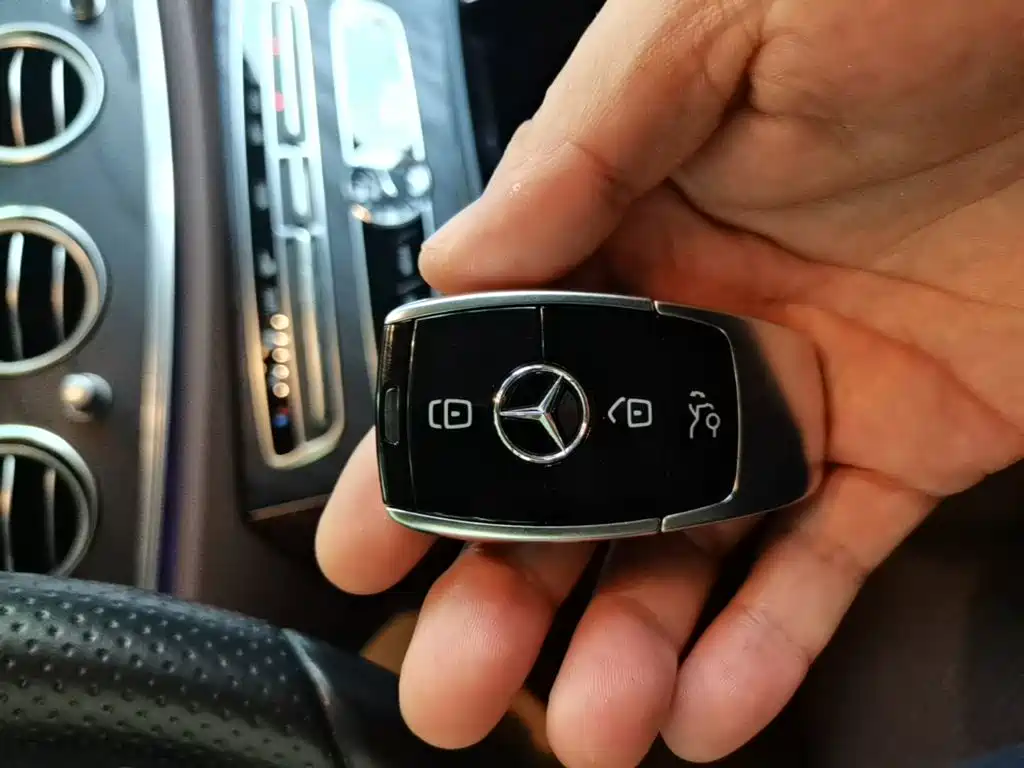 Mercedes-Benz E-Class — миниатюра 9