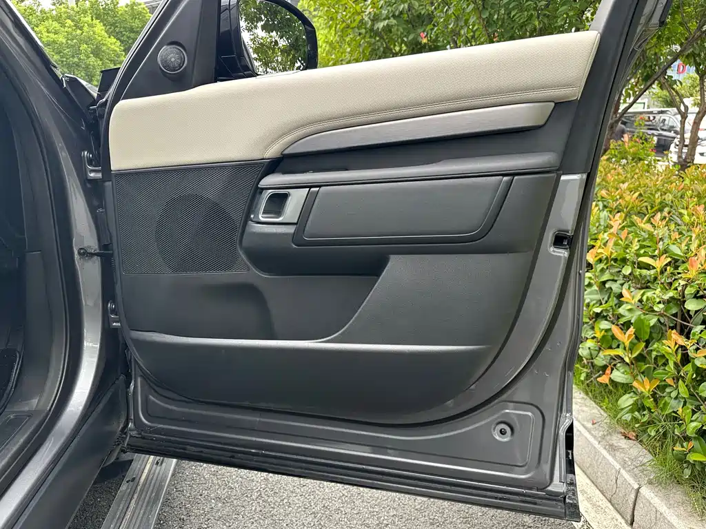Land Rover Discovery — миниатюра 34