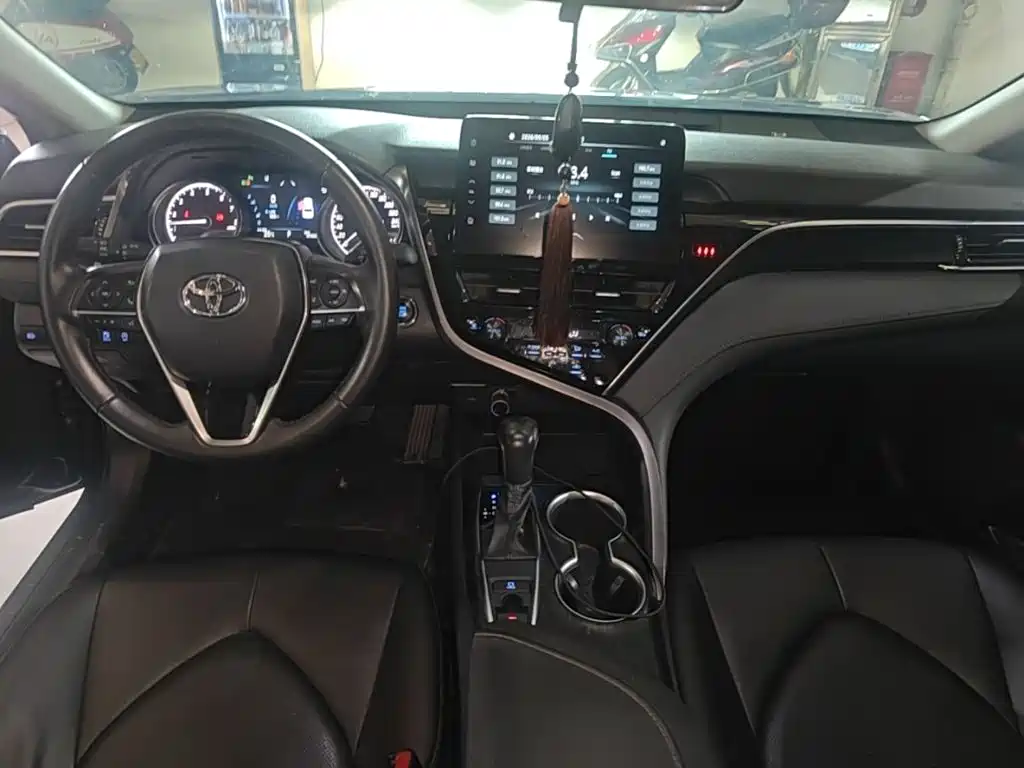 Toyota Camry — миниатюра 10